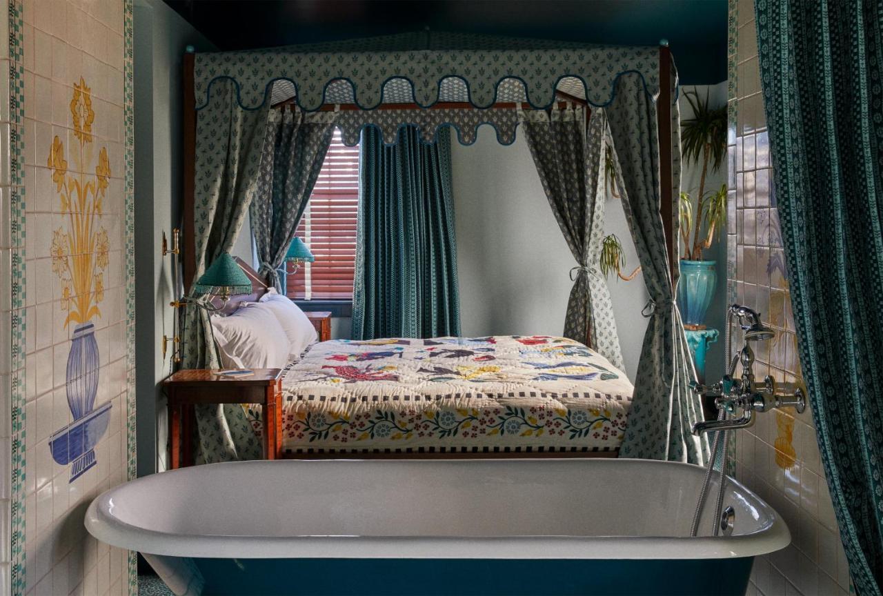 Ulysses, An Ash Hotel Baltimore Ngoại thất bức ảnh