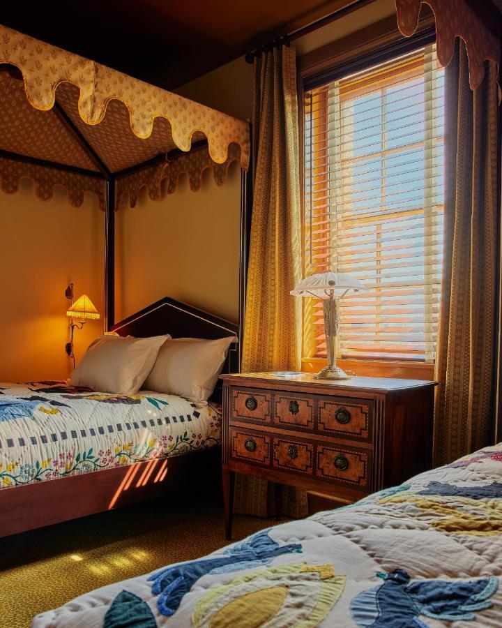 Ulysses, An Ash Hotel Baltimore Ngoại thất bức ảnh